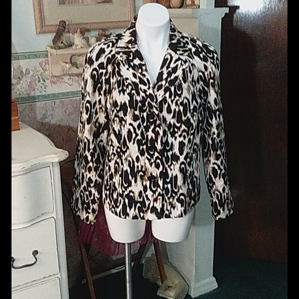 R Q T animal print jacket size L